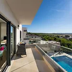 Villa Luxury Wonder Heated Pool 32 M2 Sea View Maslenica