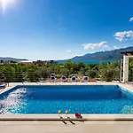Luxury Wonder Heated Pool 32 M2 Sea View