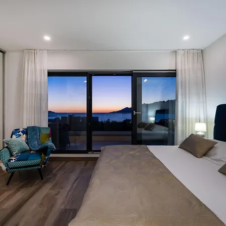 Luxury Wonder Heated Pool 32 M2 Sea View * 马斯莱尼察