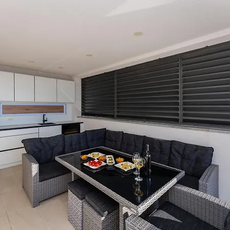 Vila Luxury Wonder Heated Pool 32 M2 Sea View