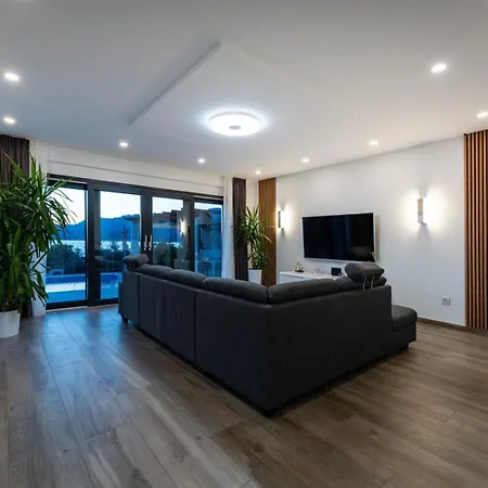 Luxury Wonder Heated Pool 32 M2 Sea View Maslenica