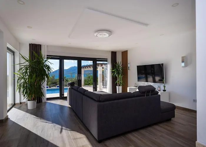 Luxury Wonder Heated Pool 32 M2 Sea View Maslenica